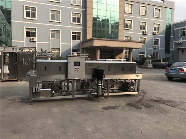 周轉(zhuǎn)箱清洗設(shè)備，公司自主研發(fā)，節(jié)省能源